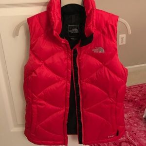 North face size small puffed vest red
